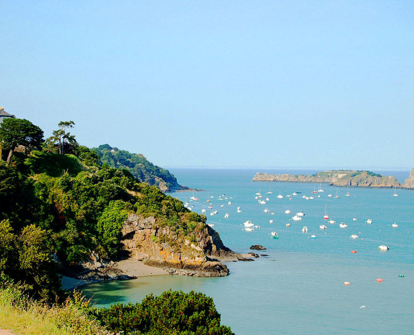 La côte de Cancale et ses voiliers