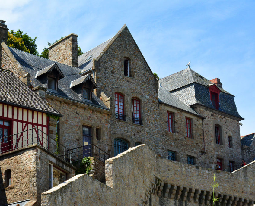 Maison en pierre à l'intérieur du Mont-Saint-Michel