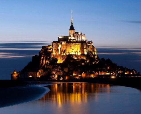 Le Mont-Saint-Michel illuminé pour Noël