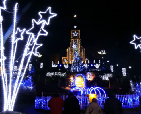 Le village illuminé de Beauchêne dans le Pays de Domfront