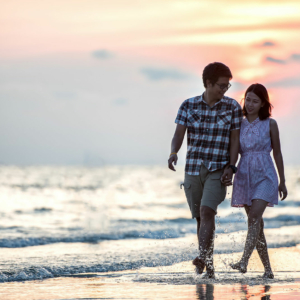 Balade romantique sur la plage