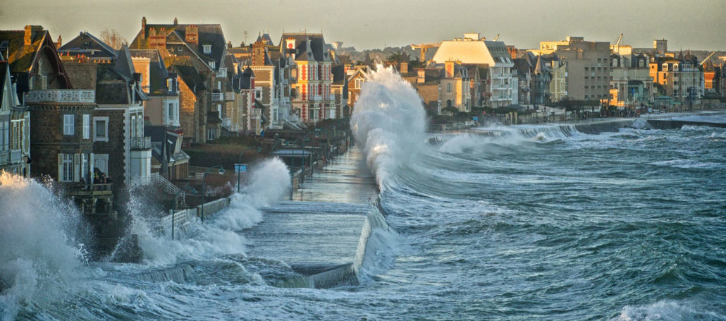 La grande marée du siècle à Saint-Malo