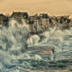 Les immenses vagues lors des grandes marées à Saint-Malo