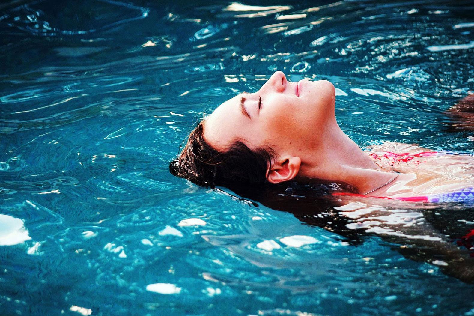 Relaxation à la piscine