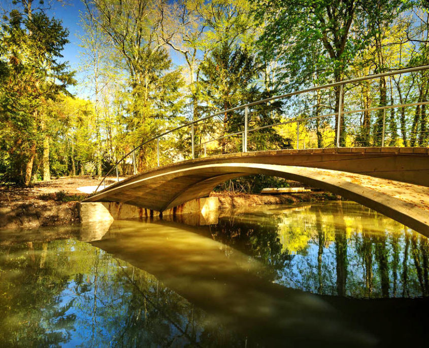 Le pont de la Corne d'or dans le parc du Clos Lucé