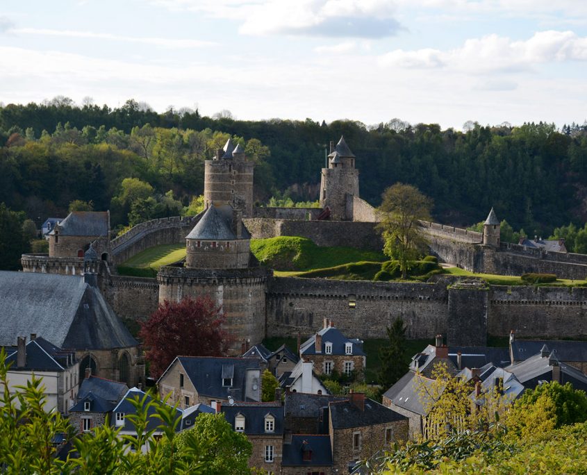 Le château de Fougères, plus grande forteresse d'Europe