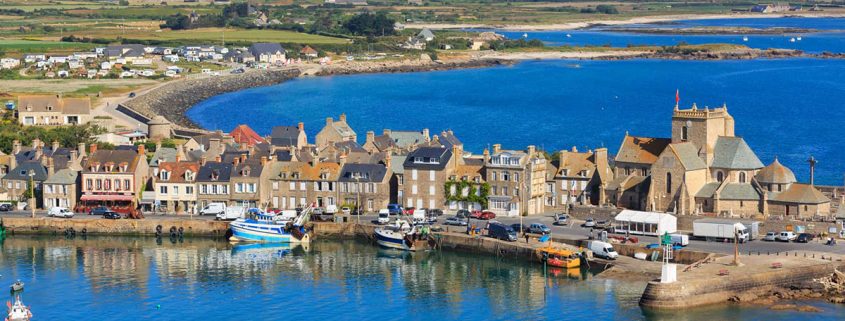 Vue aérienne du port marin de Barfleur