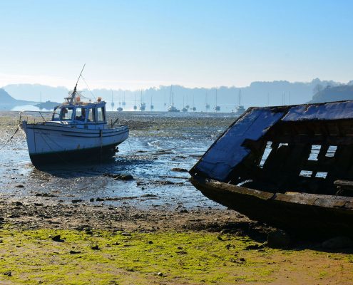 Cimetière de bateau près du chantier naval de la Passagère