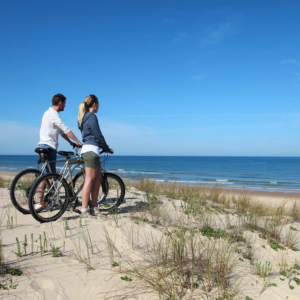 Balade à vélo sur les plages en baie du Mont-Saint-Michel