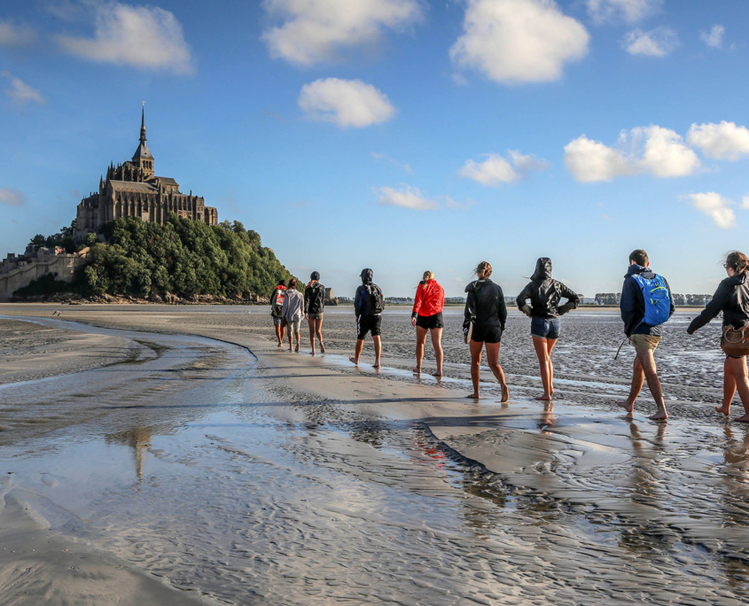 Traversée de la baie du Mont-Saint-Michel ensoleillée